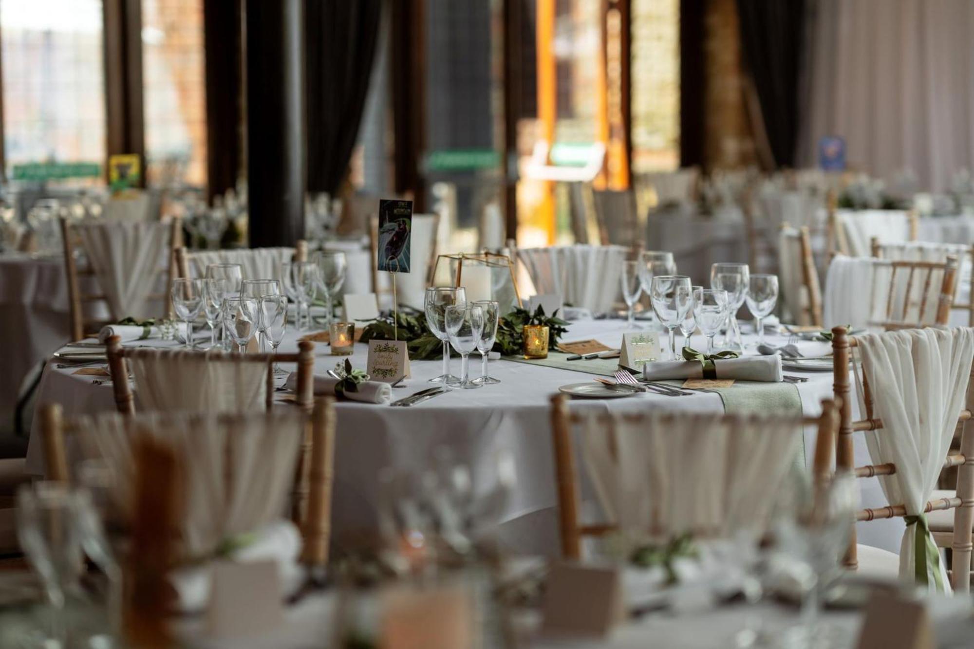 Voco Lythe Hill Hotel & Spa By Ihg Haslemere Bagian luar foto