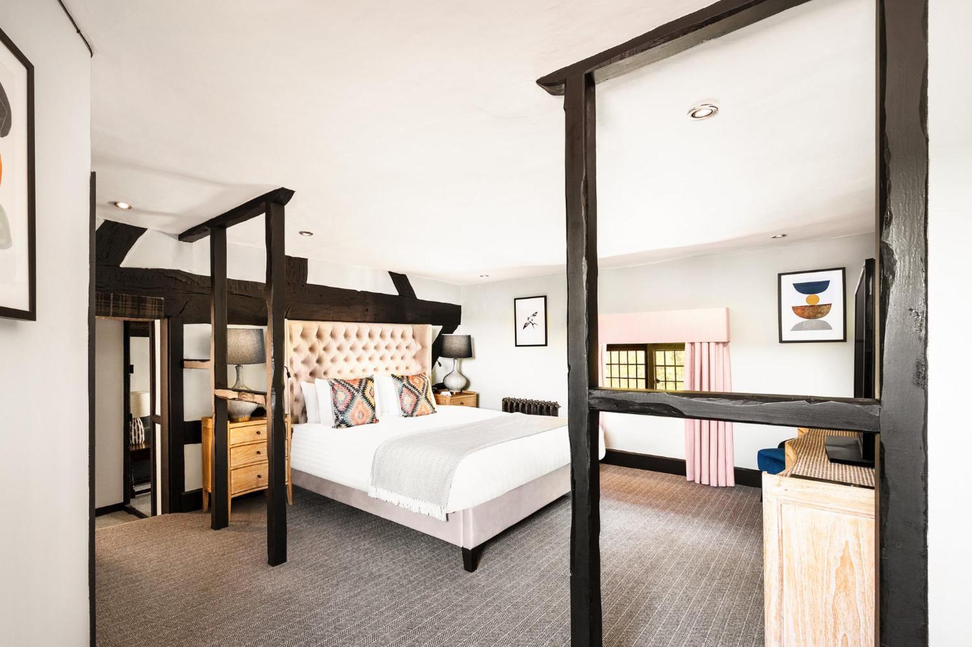 Voco Lythe Hill Hotel & Spa By Ihg Haslemere Bagian luar foto