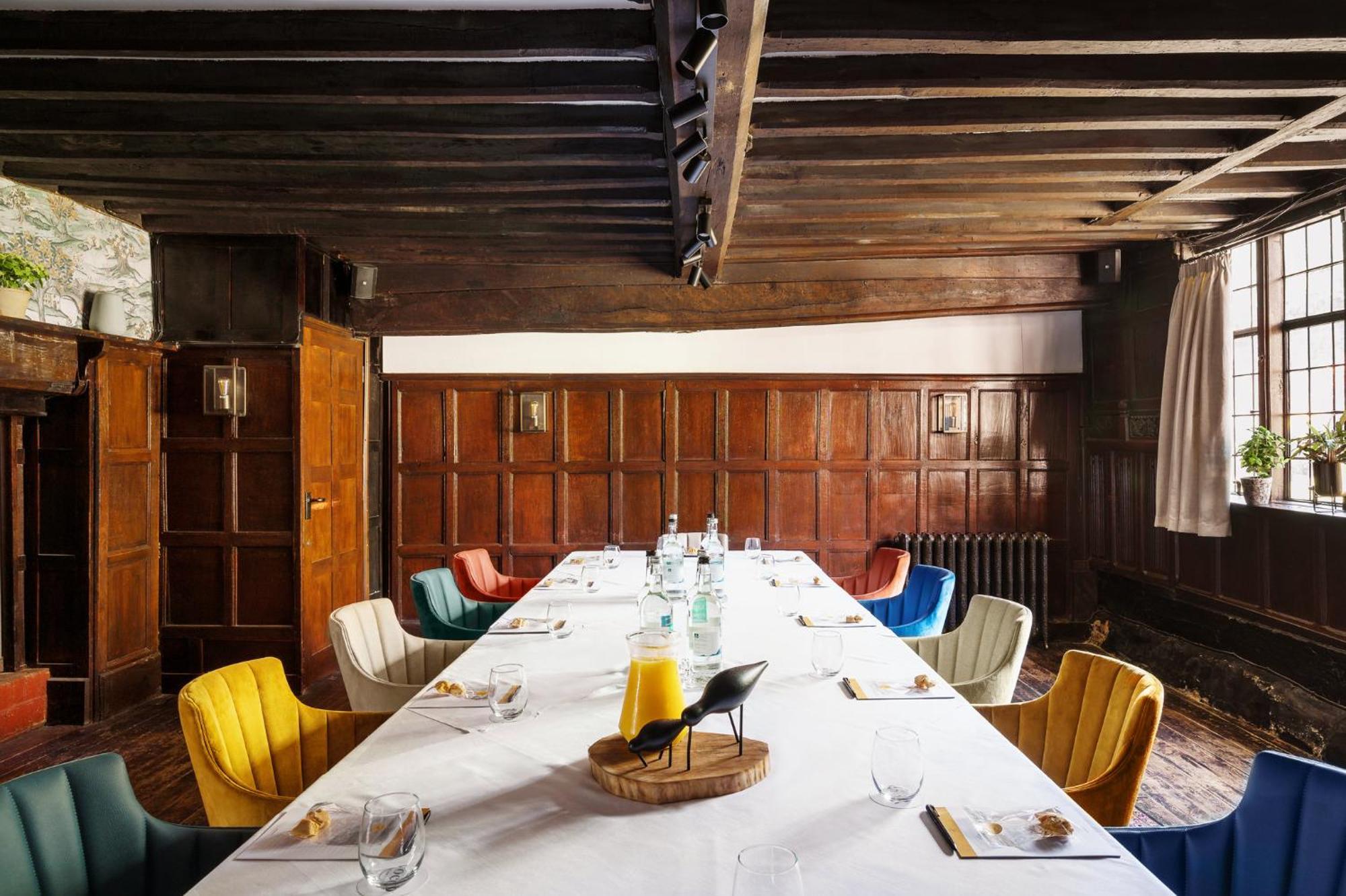Voco Lythe Hill Hotel & Spa By Ihg Haslemere Bagian luar foto
