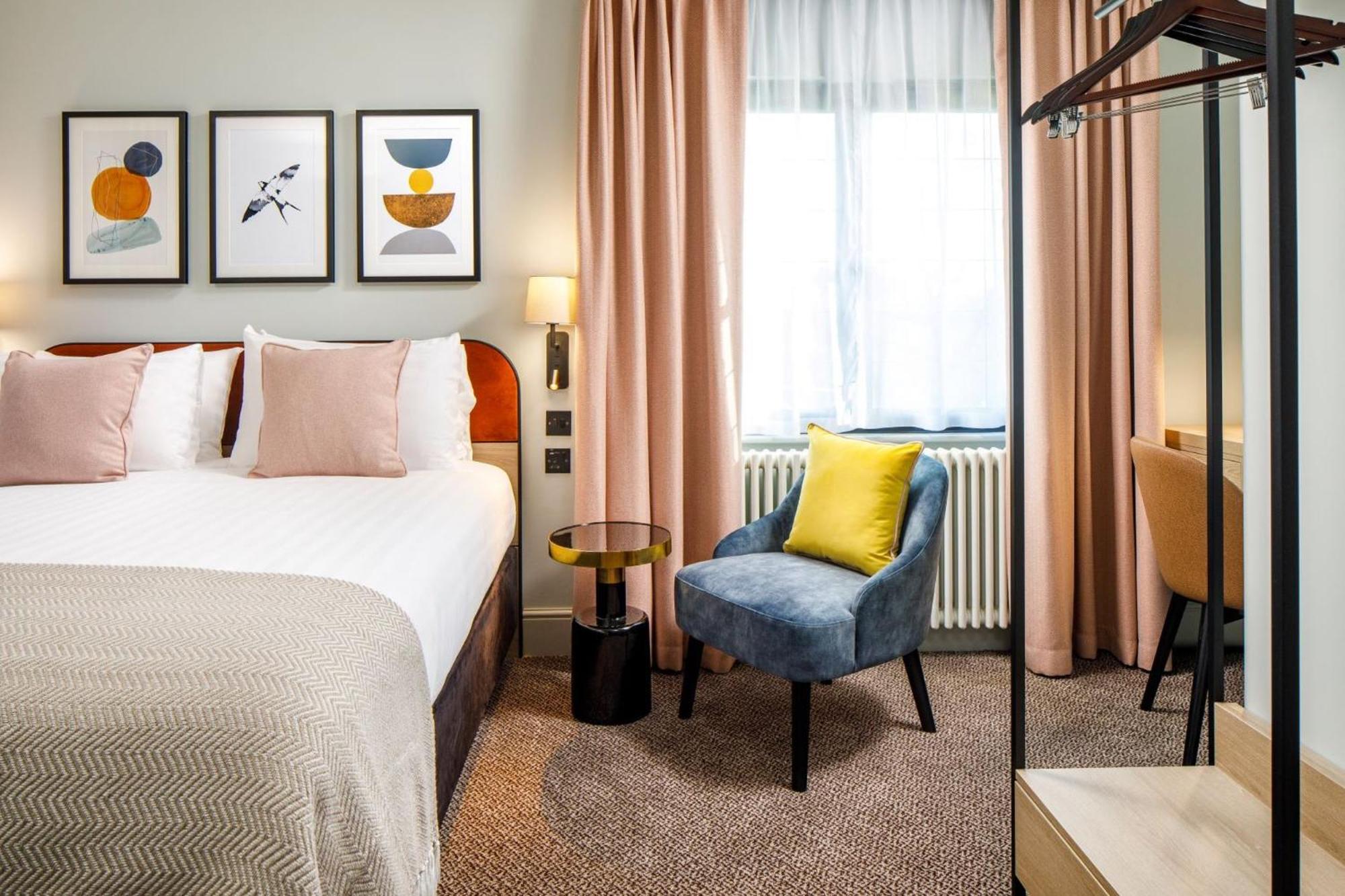 Voco Lythe Hill Hotel & Spa By Ihg Haslemere Bagian luar foto