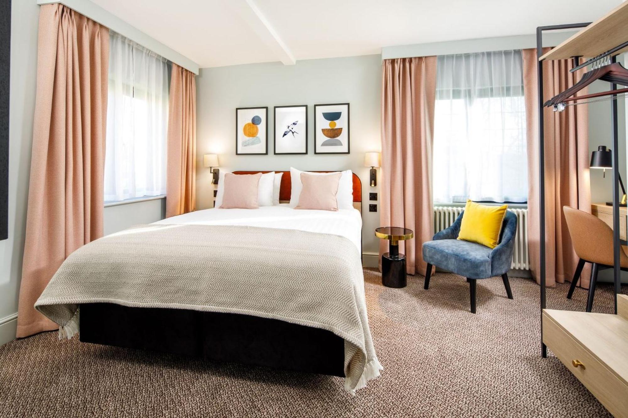 Voco Lythe Hill Hotel & Spa By Ihg Haslemere Bagian luar foto