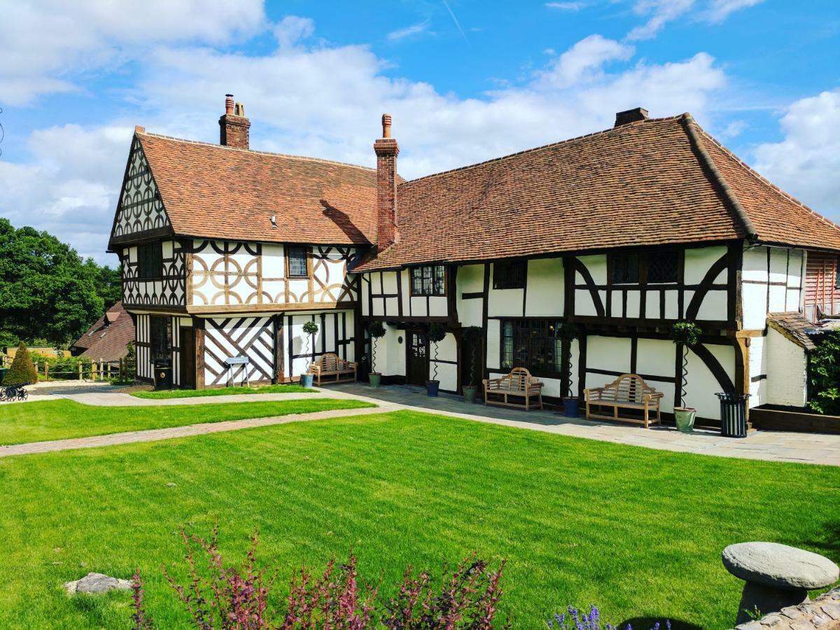 Voco Lythe Hill Hotel & Spa By Ihg Haslemere Bagian luar foto